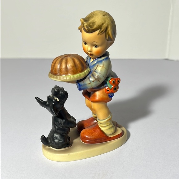 Charming Boy with Pie Figurine - Begging fHis Share Hummel. Mint. GH104 - Picture 1 of 6